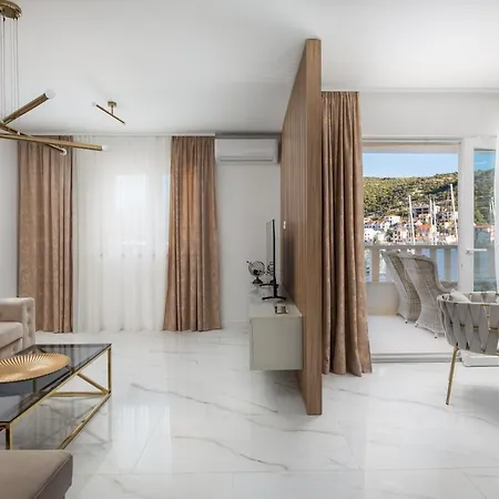 Maracella Apartment *