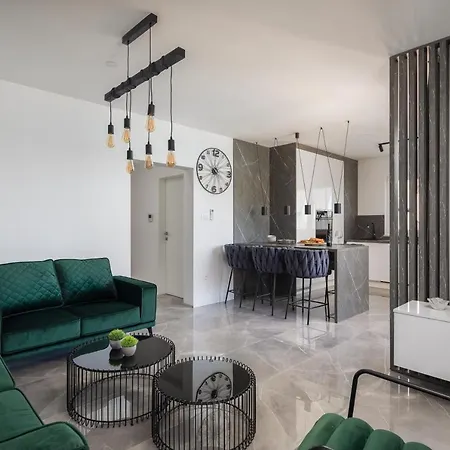 Maracella Apartment *