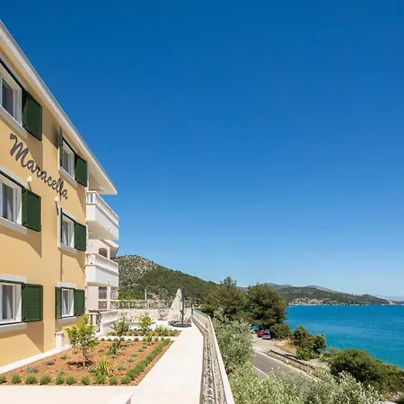 Maracella Apartment *