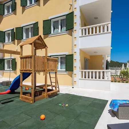 Maracella Apartment Marina